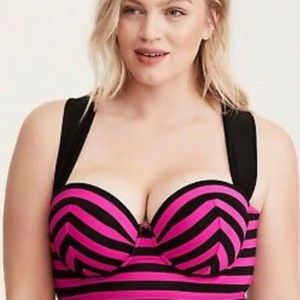 TORRID Size 4 Chevron Stripe Bikini Top